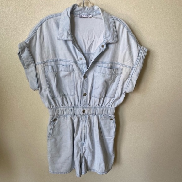 Zara Women’s Denim Jumpsuit Romper Light Denim Size Medium Button Down - Picture 2 of 10